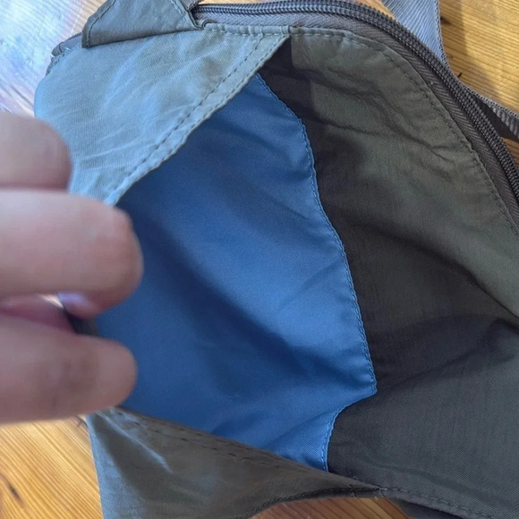 Baggallini Sling Backpack Brown Crossbody Travel Multi Zip Pocket Messenger Bag - Picture 5 of 10